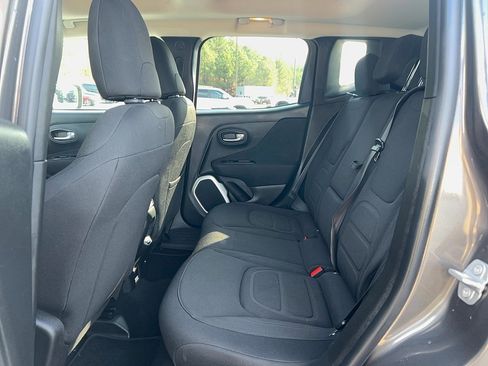 Used 2018 Jeep Renegade Latitude w/ UConnect 8.4 Nav Group image 29