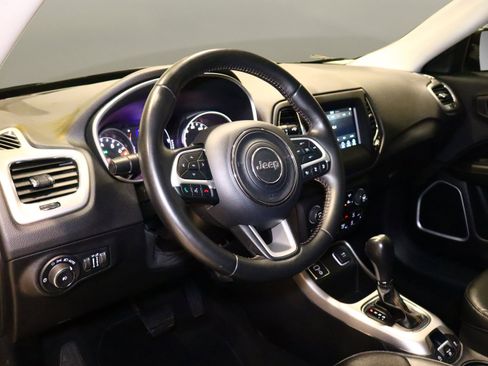 Used 2019 Jeep Compass Latitude w/ Safety & Security Group image 10