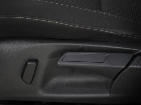 Used 2012 Volkswagen Golf 4-Door FWD image 21