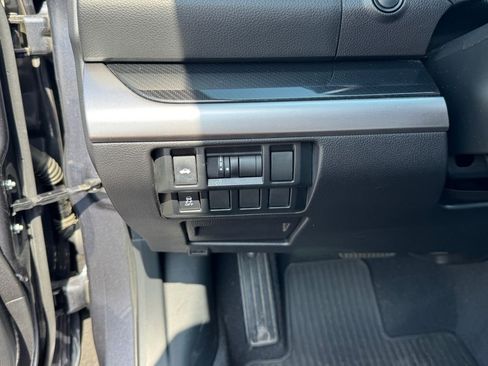 Used 2017 Subaru Legacy 2.5i Sport AWD/4WD image 19