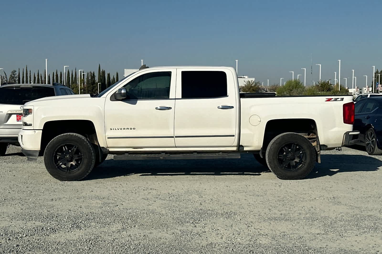 Used 2018 Chevrolet Silverado 1500 LTZ Z71 w/ LTZ Plus Package AWD/4WD image 6