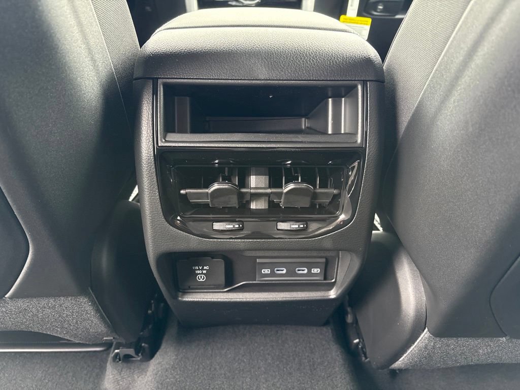 New 2026 Jeep Grand Cherokee Altitude AWD/4WD image 17