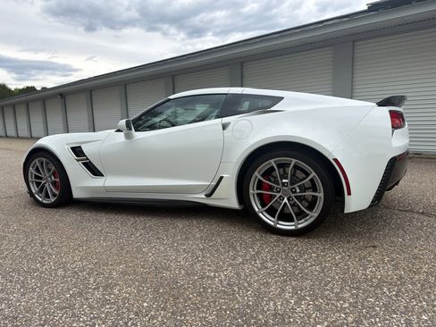 Used 2019 Chevrolet Corvette Grand Sport RWD image 3