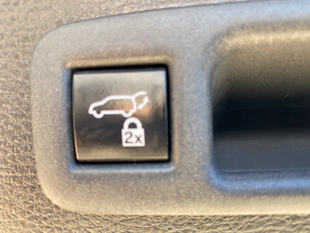 Used 2023 Toyota Sienna XLE FWD image 34