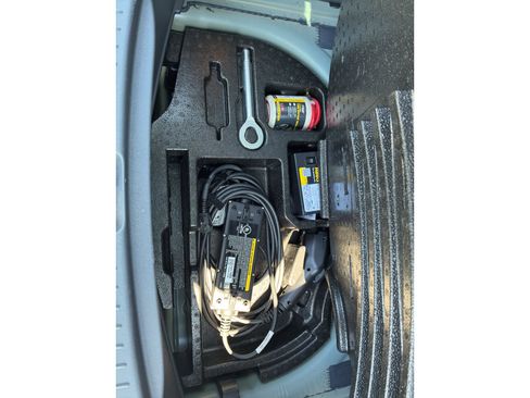 Used 2021 Chevrolet Bolt Premier w/ Infotainment Package FWD image 48