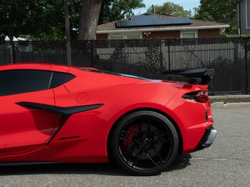 Used 2025 Chevrolet Corvette Z06 w/ Z07 Performance Package RWD image 50