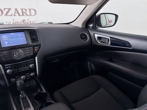 Used 2020 Nissan Pathfinder SV FWD image 26