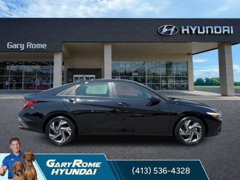 Certified 2025 Hyundai Elantra SEL FWD image 9