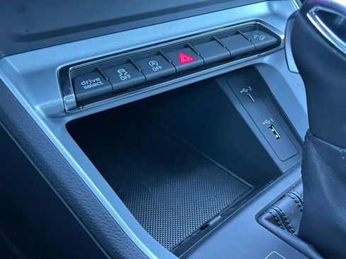 Used 2021 Audi Q3 2.0T Premium image 24