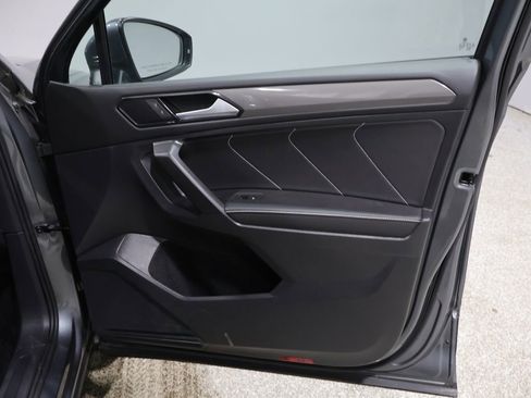 Used 2022 Volkswagen Tiguan SE image 23