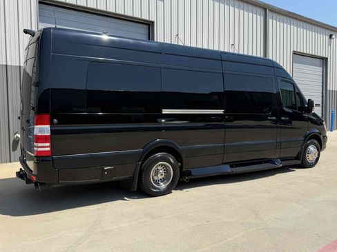 Used 2017 Mercedes-Benz Sprinter 3500 image 32