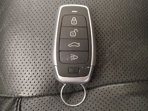 Used 2017 Nissan Rogue SL w/ SL Premium Package image 32