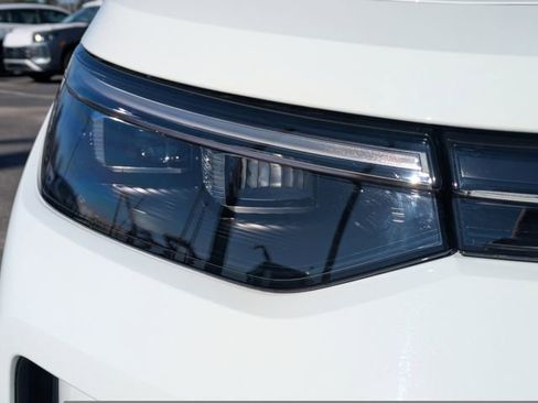 New 2026 Volkswagen Tiguan S image 10