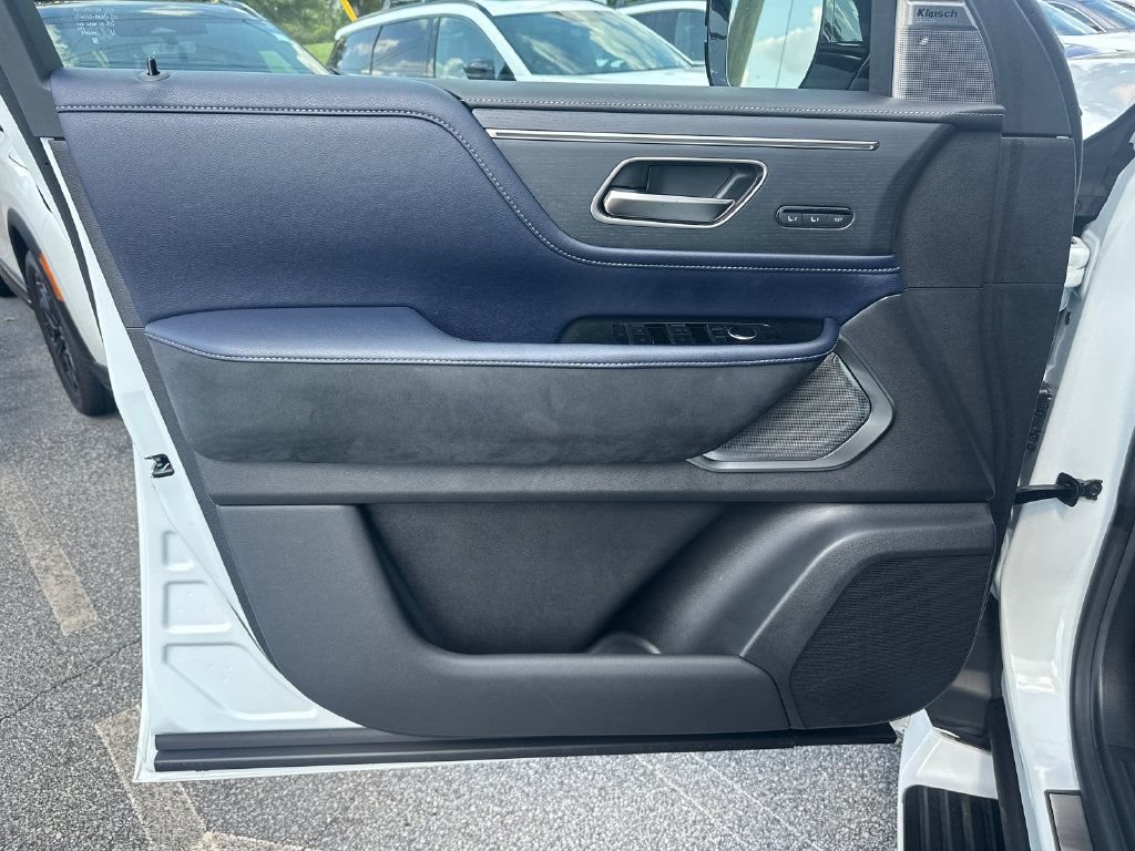 Certified 2026 INFINITI QX80 4WD image 10