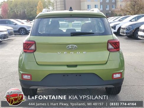 Used 2021 Hyundai Venue SEL image 5