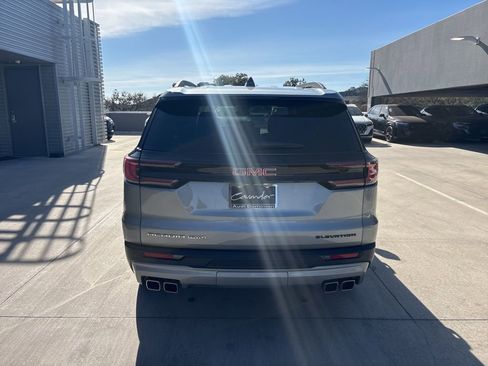 Used 2025 GMC Acadia Elevation image 7