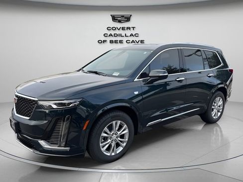New 2025 Cadillac XT6 Luxury image 4