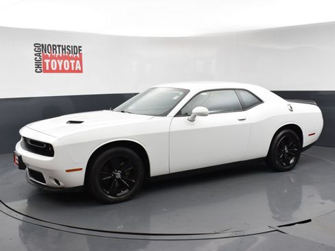 Used 2023 Dodge Challenger SXT RWD image 8