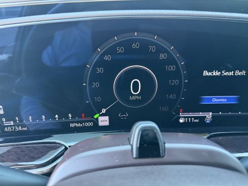 Certified 2022 Cadillac Escalade Premium Luxury Platinum image 34