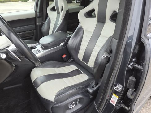 Used 2017 Land Rover Range Rover Sport SVR image 25