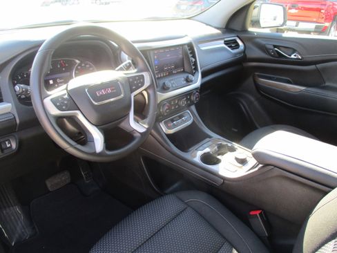 Used 2023 GMC Acadia SLE w/ Driver Convenience Package image 14