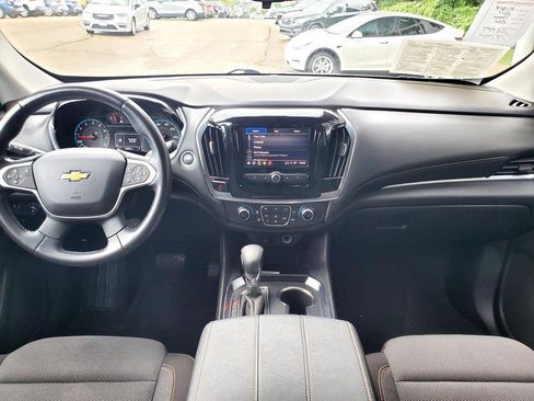 Used 2021 Chevrolet Traverse LT AWD/4WD image 8
