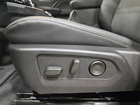 New 2026 GMC Canyon Elevation w/ Convenience Package image 29