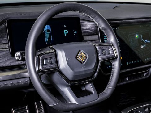 Used 2023 Rivian R1S Launch Edition image 23