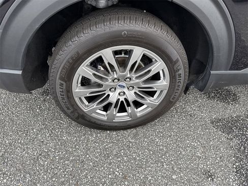 Used 2025 Ford Explorer Platinum image 27