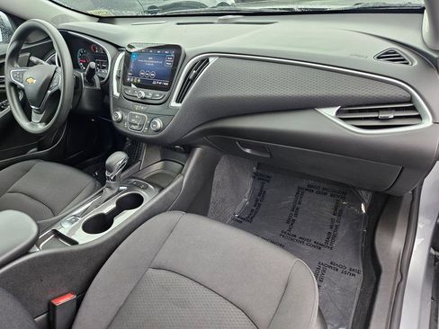 Used 2025 Chevrolet Malibu LS FWD image 34