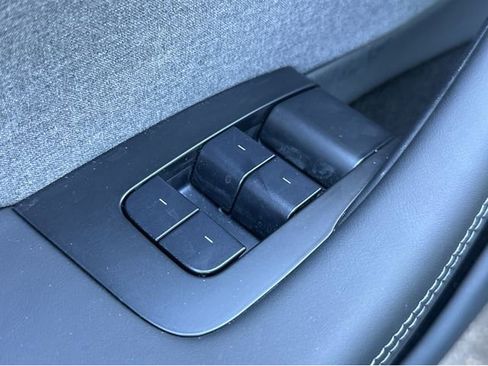 Used 2024 Tesla Model 3 Standard Range image 34