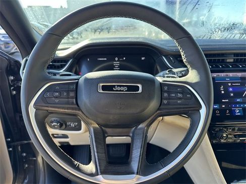 Used 2024 Jeep Grand Cherokee L Limited image 18