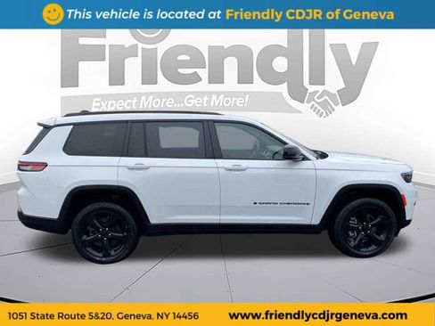 Used 2023 Jeep Grand Cherokee L Laredo AWD/4WD image 4