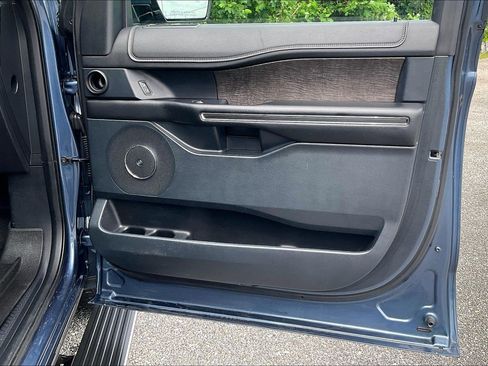 Used 2018 Ford Expedition Max Limited w/ Equipment Group 301A AWD/4WD image 24