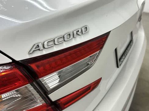 Used 2020 Honda Accord EX image 30