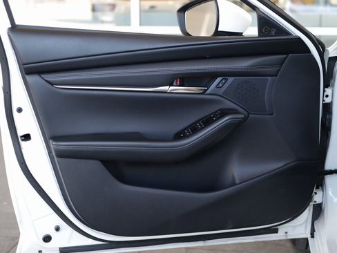 Used 2025 MAZDA MAZDA3 s image 25