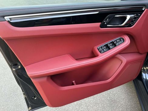 Certified 2026 Porsche Macan Turbo image 16