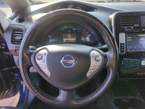 Used 2016 Nissan Leaf SV image 18