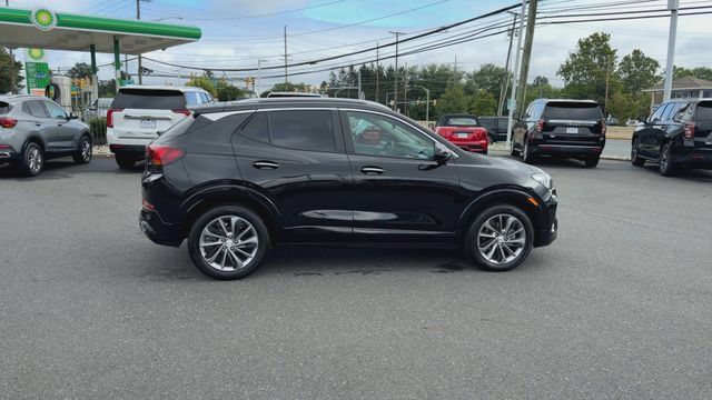 Used 2023 Buick Encore GX Select w/ Sport Touring Package FWD image 9