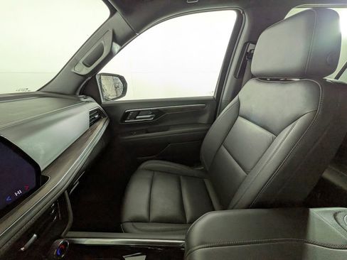 Certified 2025 Chevrolet Tahoe Z71 image 32