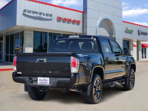 Used 2023 Toyota Tacoma TRD Sport w/ Technology Package RWD image 5