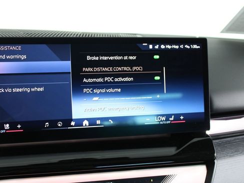 Used 2025 BMW i5 eDrive40i w/ M Sport Package image 15