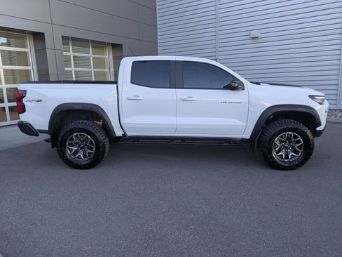 Used 2024 Chevrolet Colorado ZR2 w/ ZR2 Convenience Package III AWD/4WD image 4