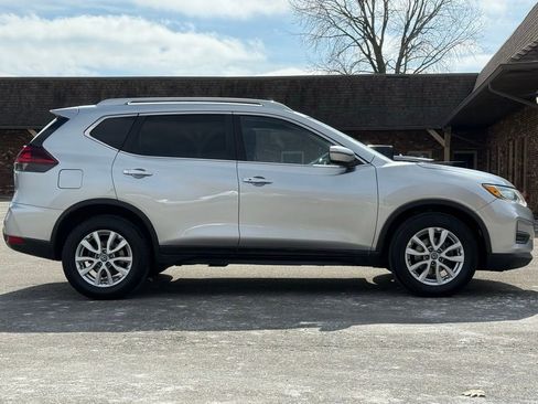 Used 2019 Nissan Rogue SV FWD image 6