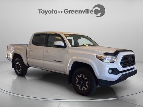 Used 2019 Toyota Tacoma SR5 AWD/4WD image 8
