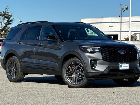 New 2026 Ford Explorer ST-Line w/ ST-Line Street Pack AWD/4WD image 2