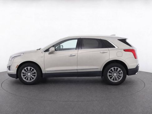 Used 2017 Cadillac XT5 Luxury w/ Driver Awareness Package FWD image 8
