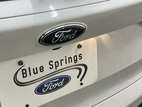 Used 2019 Ford Escape SE image 5