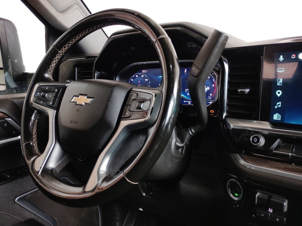 Used 2025 Chevrolet Silverado 2500 LT AWD/4WD image 30