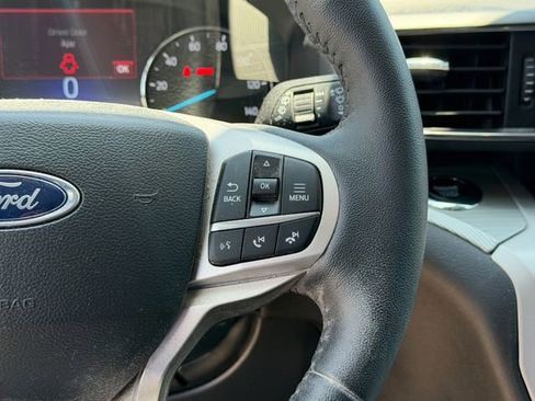 Used 2023 Ford Explorer XLT w/ Equipment Group 202A RWD image 11